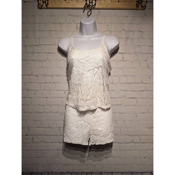 Mossimo cream lace romper size medium. - Picture 1 of 2